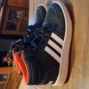 Boys Addidas Black & Red Adidas high top tennis Shoes Size 3